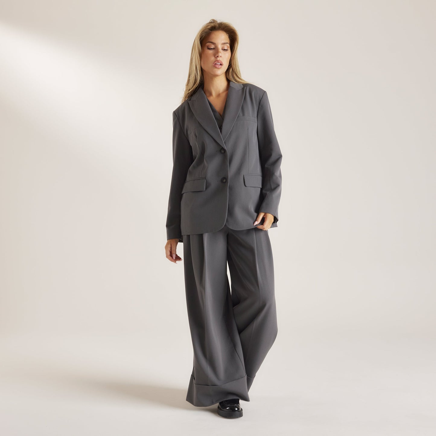 Tailored Turn-Up Pants - Charcoal