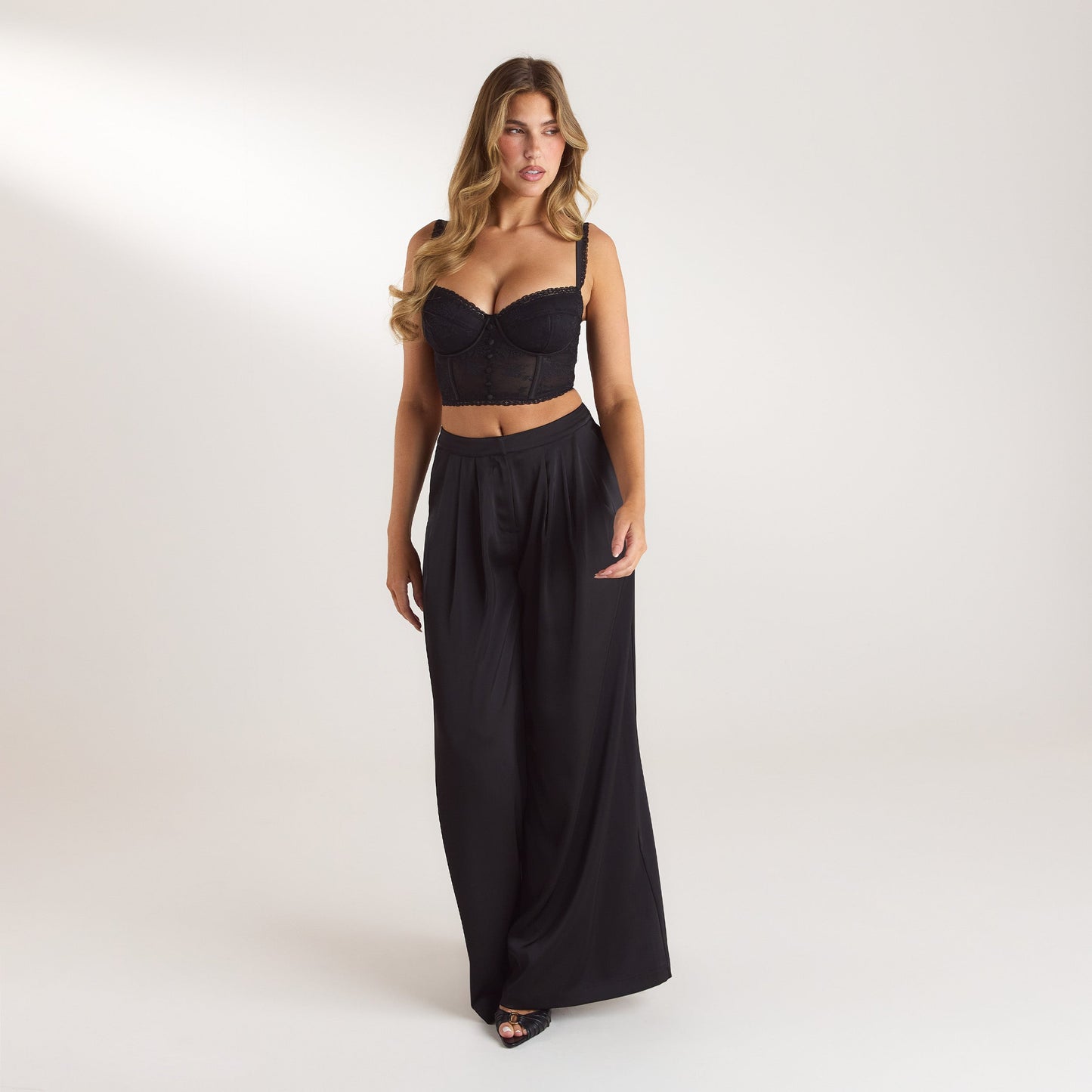 Satin Pleated Pants - Black